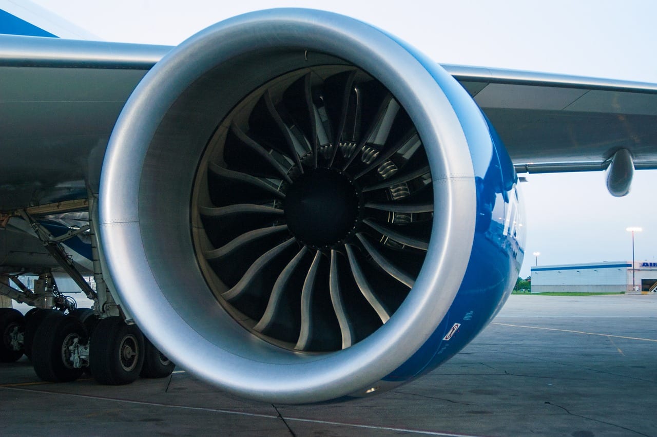 Why Airplane Engines Are Never Painted on the Front Edges
