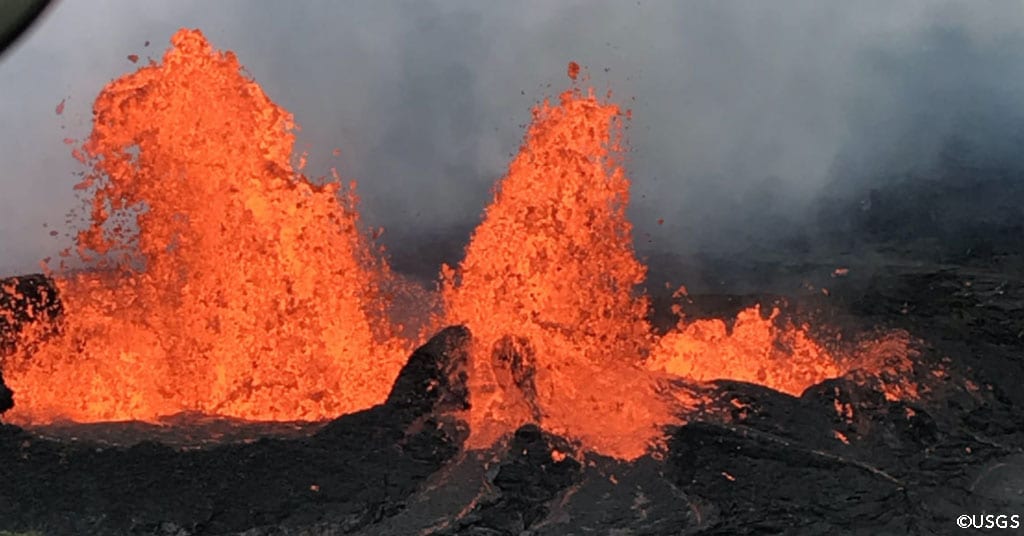 Incredible Photo Shows 65-Foot Hawaiian Lava Dome