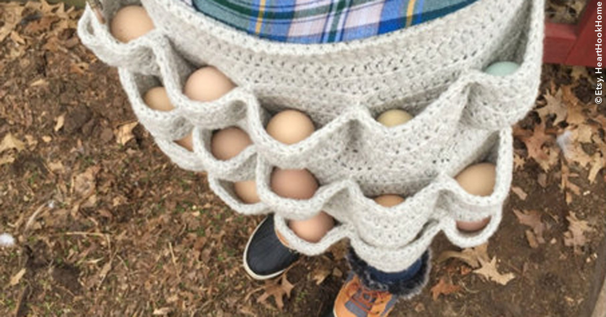 this-special-egg-collecting-apron-has-a-total-of-19-egg-sized-pockets