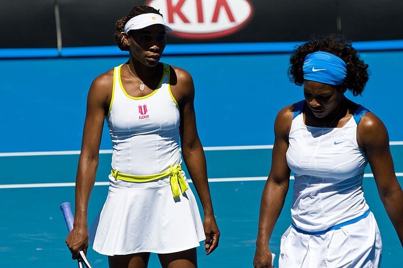 Serena Williams i Venus Williams 10 najbardziej zaciekłych rywalizacji siostrzanych w historii