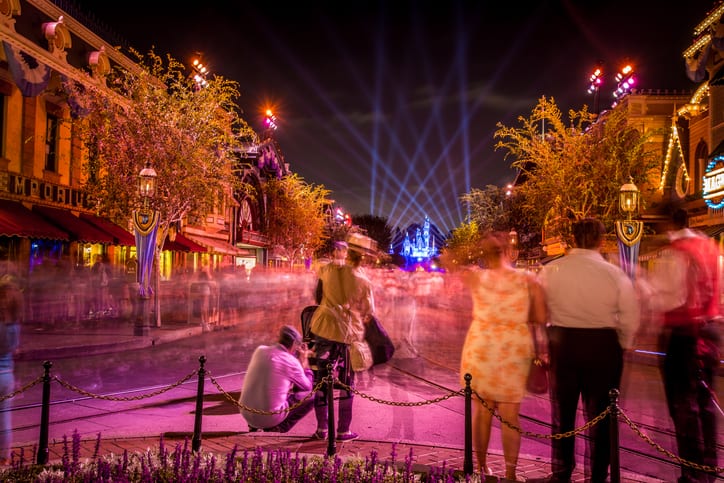 iStock 492888092 The Lines at Disney Parks Never Seem That Bad and Psychology Explains Why